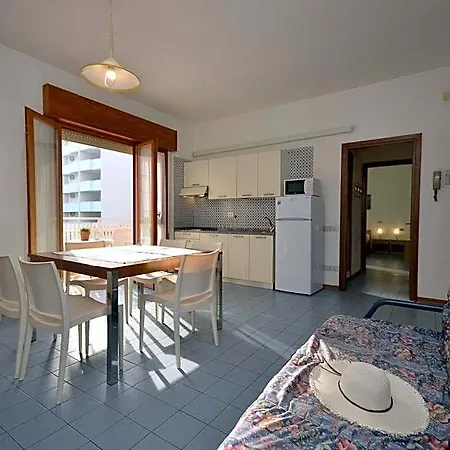 Hotel And Cozy In A Modern - Beahost